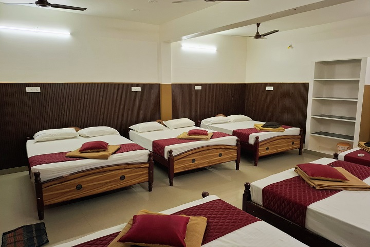 Hotel Lakshmi Illam Thirukadaiyur 1