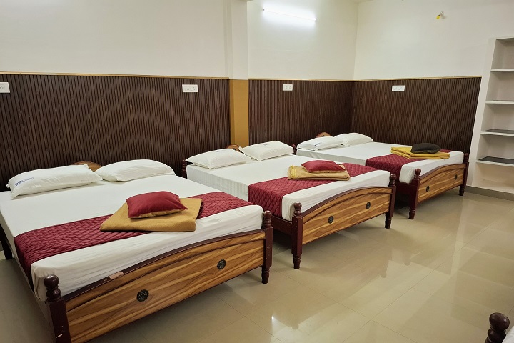 Hotel Lakshmi Illam Thirukadaiyur 3
