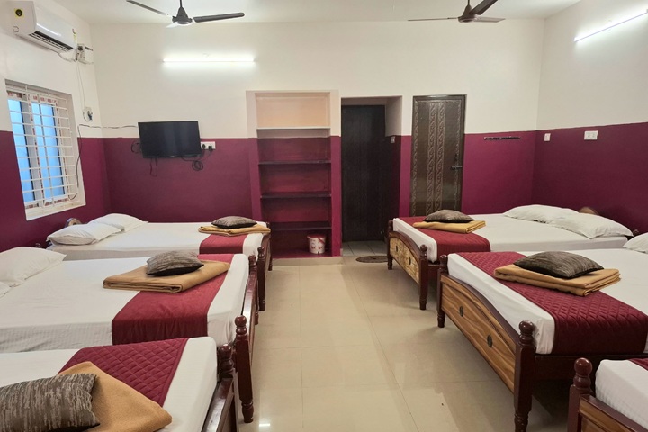 Hotel Lakshmi Illam Thirukadaiyur - Cottages near in Temple - 12 Bed Image