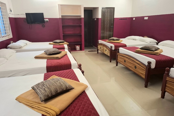 Lakshm Illam 12 Bed Image 3-01