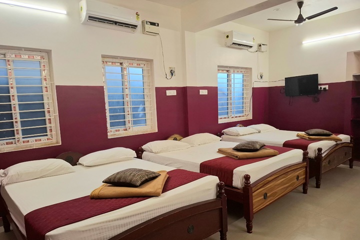 Hotel Lakshmi Illam Thirukadaiyur - Cottages near in Temple - 12 Bed Image 4